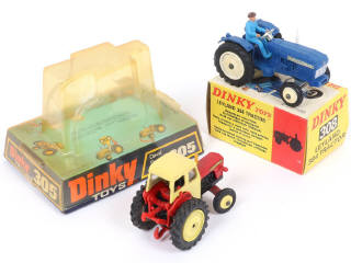 Lot 229 - DINKY TOYS (GB) (2)