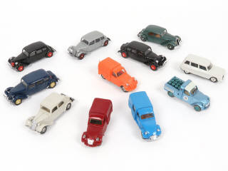 Lot 70 - DIVERS (11)