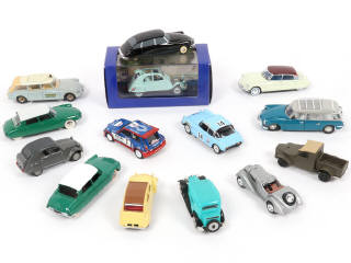 Lot 84 - DIVERS (14)