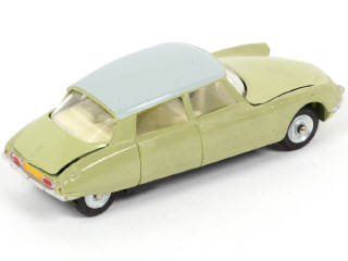 Lot 246 - DINKY TOYS (FRANCE) (1)