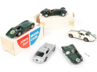 Lot 62 - DIVERS (5)