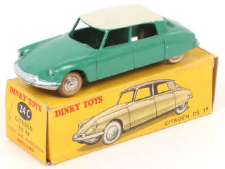 Lot 249 - DINKY TOYS (FRANCE) (1)