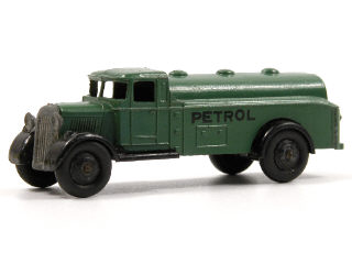 Lot 494 - DINKY TOYS GB (1)
