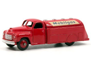 Lot 526 - DINKY TOYS GB (1)