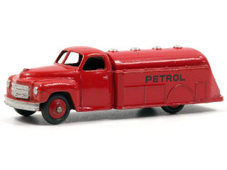 Lot 524 - DINKY TOYS GB (1)