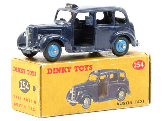 Lot 338 - DINKY TOYS GB (1)