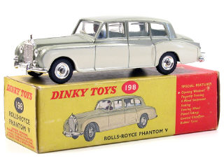 Lot 413 - DINKY TOYS GB (1)