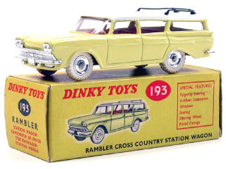 Lot 372 - DINKY TOYS (GB) (1)