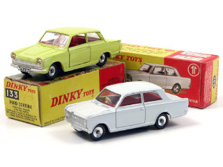 Lot 460 - DINKY TOYS (GB) (2)