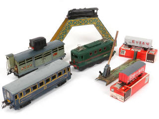 Lot 28 - DIVERS (Ecartement O) (8)