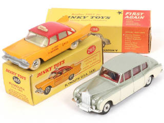 Lot 266 - DINKY TOYS (GB) (2)