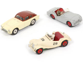Lot 271 - DINKY TOYS (GB) (3)