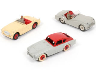 Lot 269 - DINKY TOYS (GB) (3)