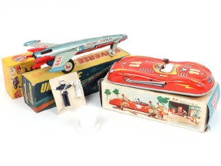 Lot 65 - DIVERS (4)