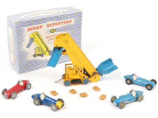 Lot 352 - DINKY TOYS (GB) (5)