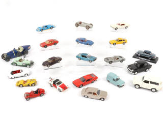 Lot 71 - DIVERS (21)