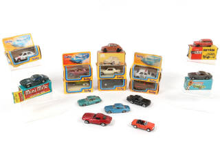 Lot 66 - DIVERS (16)