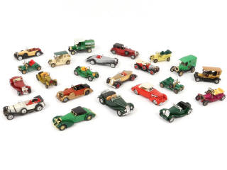 Lot 36 - DIVERS (22)