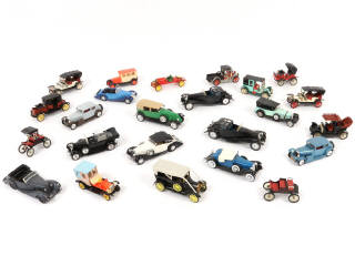 Lot 39 - DIVERS (24)