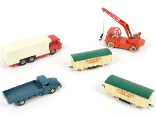 Lot 21 - DIVERS (5)