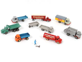 Lot 22 - DIVERS (9)