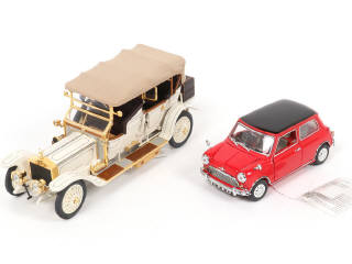 Lot 44 - FRANKLIN MINT (USA) (2)