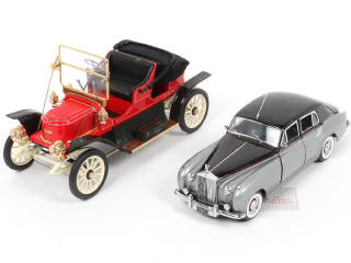 Lot 47 - FRANKLIN MINT (USA) (2)