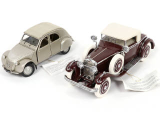 Lot 50 - FRANKLIN MINT (USA) (2)