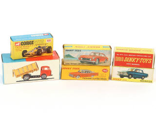 Lot 61 - DIVERS (6)