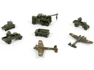 Lot 263 - DINKY TOYS (GB) (7)