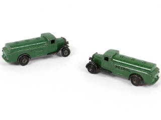 Lot 256 - DINKY TOYS (GB) (2)