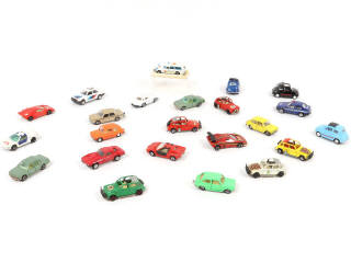 Lot 182 - DIVERS (23)