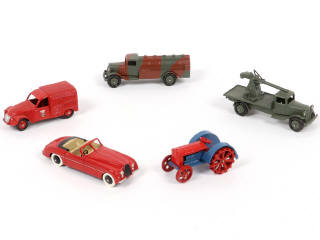 Lot 56 - DIVERS (5)
