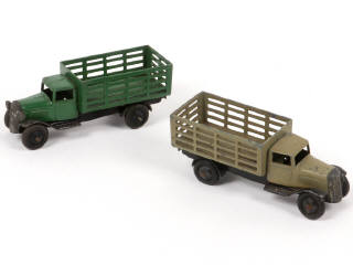Lot 257 - DINKY TOYS (GB) (2)