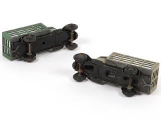 Lot 257 - DINKY TOYS (GB) (2)