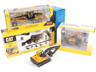 Lot 77 - DIVERS (4)