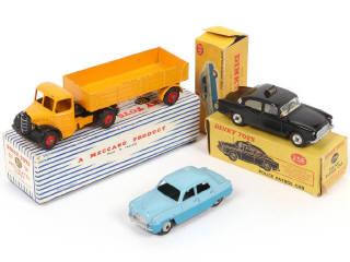 Lot 265 - DINKY TOYS (GB) (3)