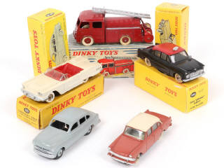 Lot 305 - DINKY TOYS (FRANCE) (5)