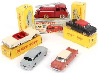 Lot 305 - DINKY TOYS (FRANCE) (5)