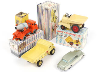 Lot 267 - DINKY TOYS (GB) (4)