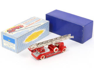 Lot 291 - DINKY TOYS (FRANCE) (1)