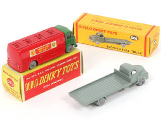 Lot 261 - DINKY TOYS (GB) (2)
