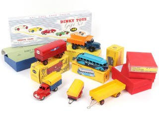 Lot 23 - DIVERS (9)