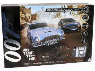 Lot 242 - SCALEXTRIC (GB) (1)