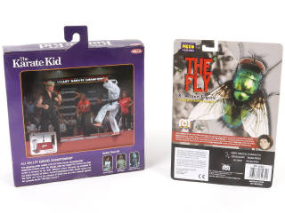 Lot 205 - DIVERS (2)