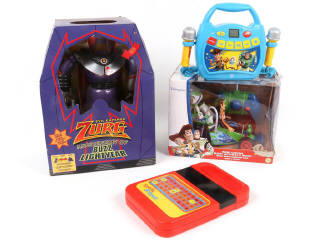 Lot 147 - DIVERS (4)