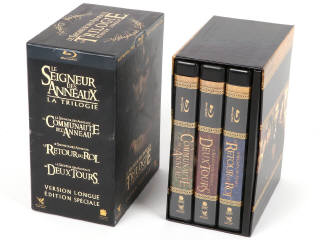 Lot 270 - DIVERS (3)