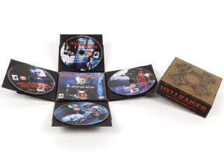 Lot 270 - DIVERS (3)