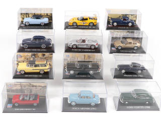 Lot 67 - DIVERS (12)