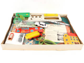 Lot 28 - MECCANO TRI-ANG (1)